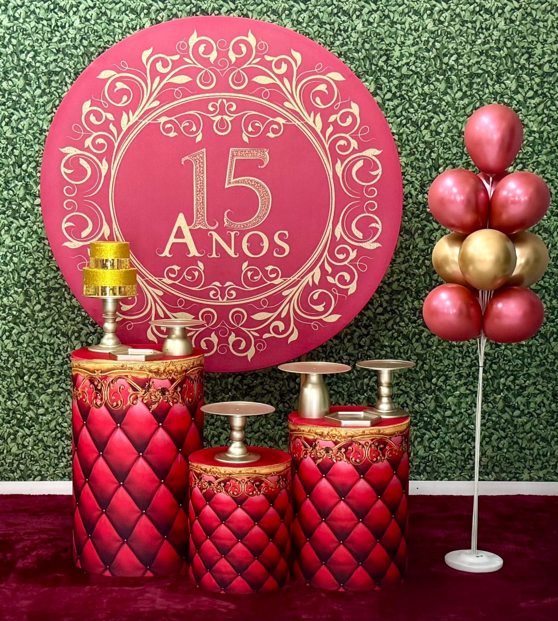 15 Anos Vermelho Marsala - SofistiqueDecor
