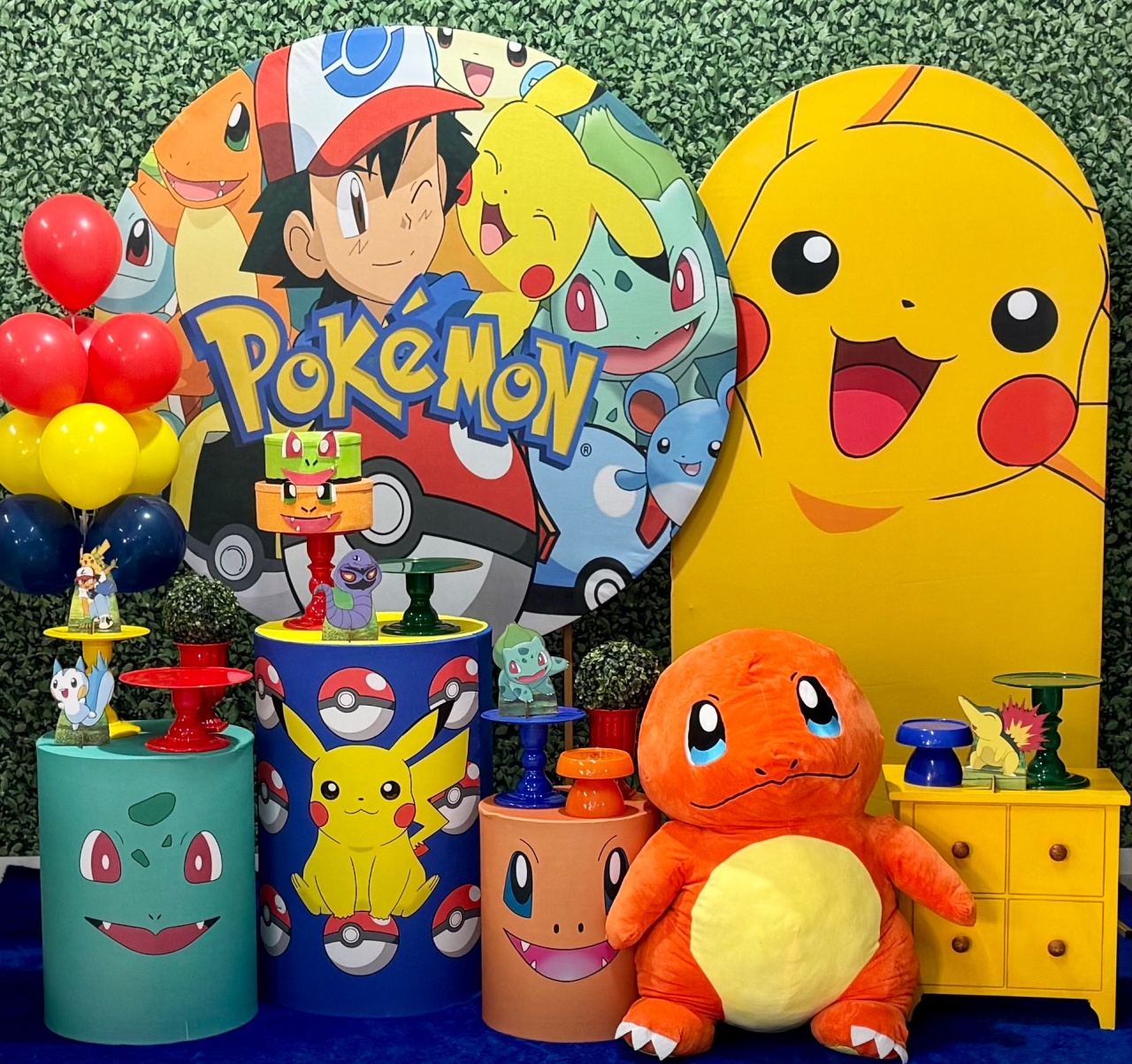 Pokémon Com Painel Lateral Romano - SofistiqueDecor
