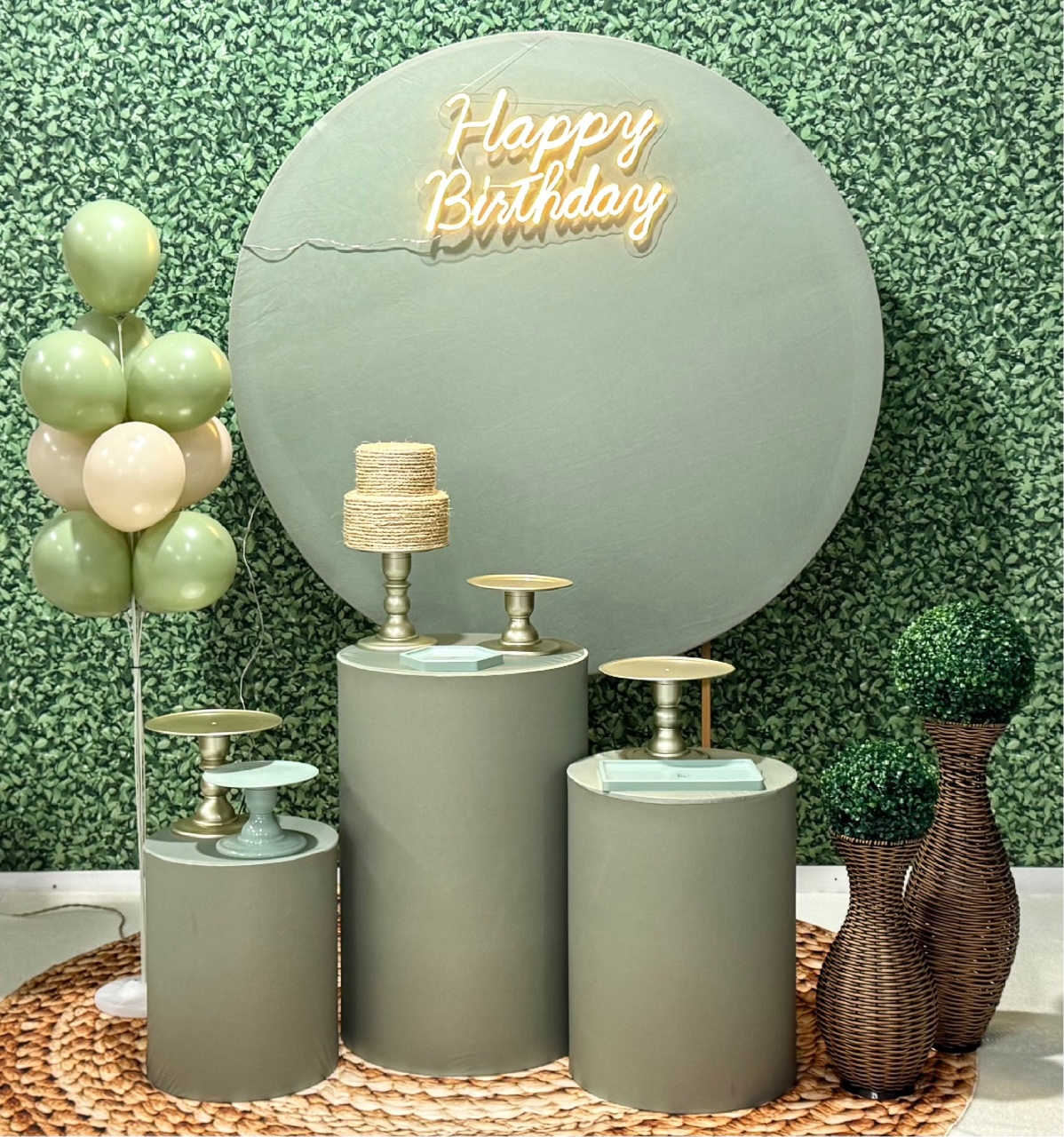 Eucalipto Verde Com Led Happy Birthday  - SofistiqueDecor