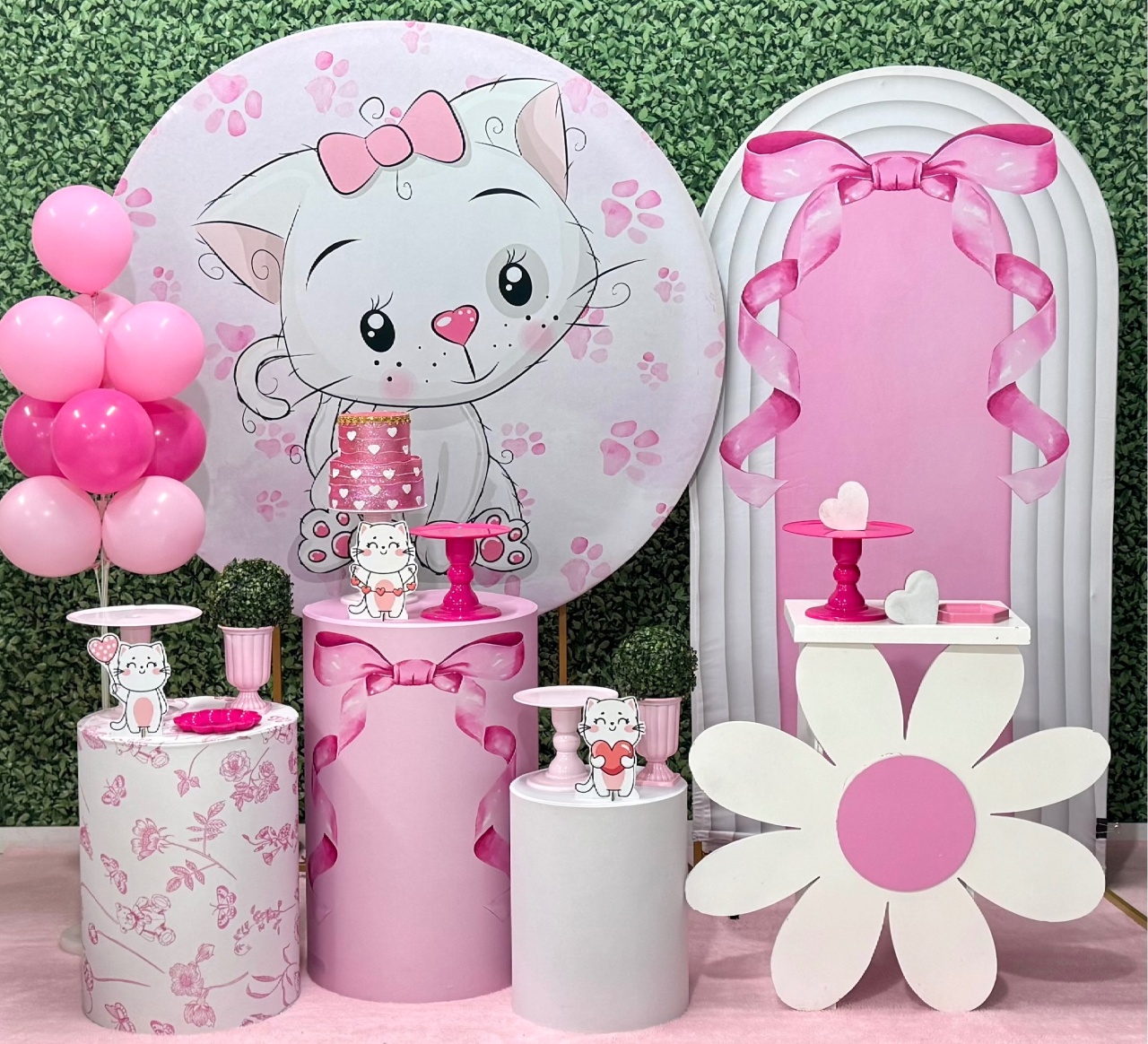 Gatinha Rosa Com Painel Lateral Romano - SofistiqueDecor