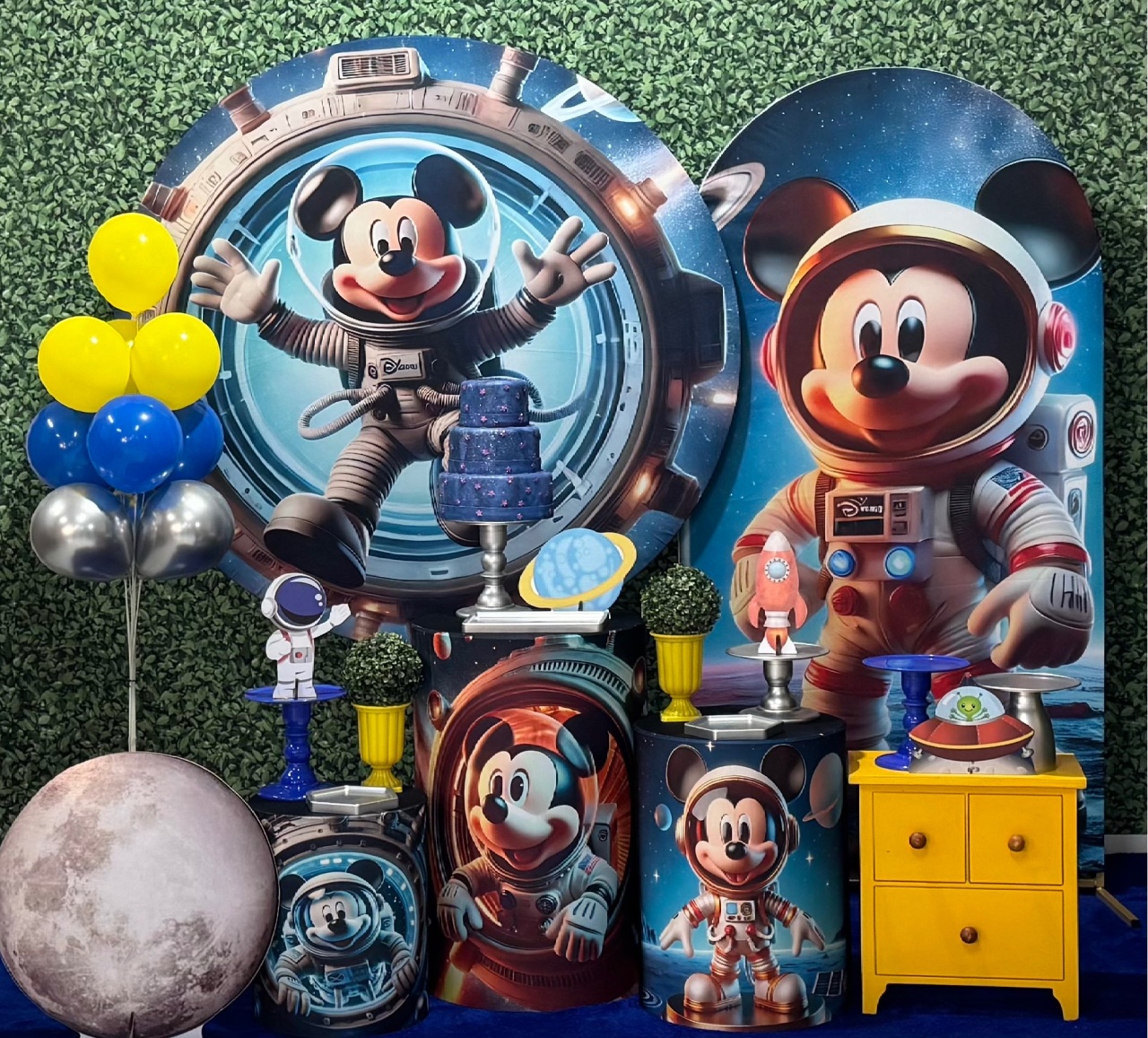 Mickey Astronauta Com Painel Lateral Romano - SofistiqueDecor