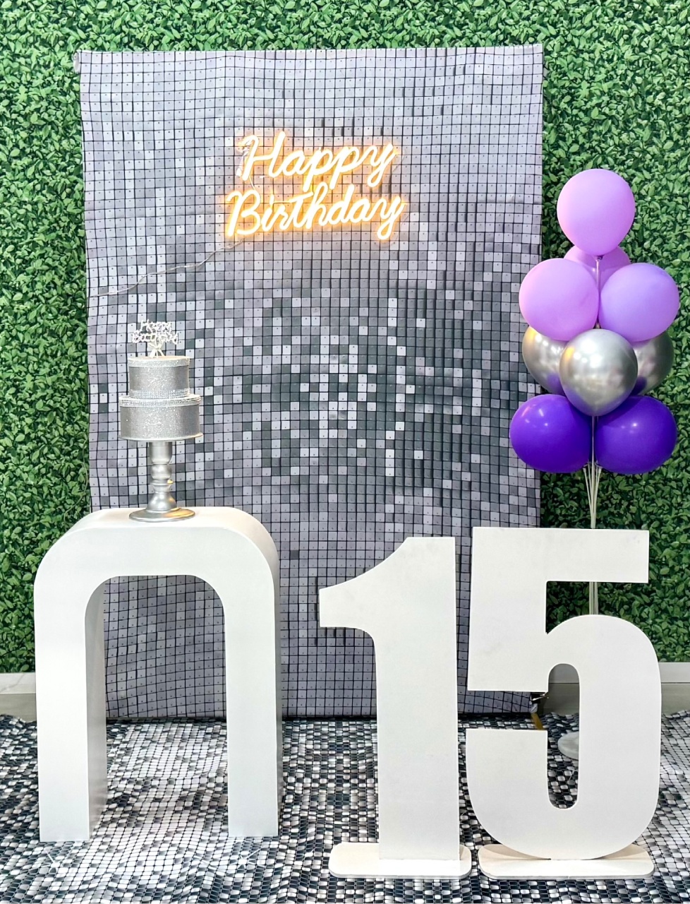 Painel Retangular Prata 15 Anos Com Led Happy Birthday  - SofistiqueDecor