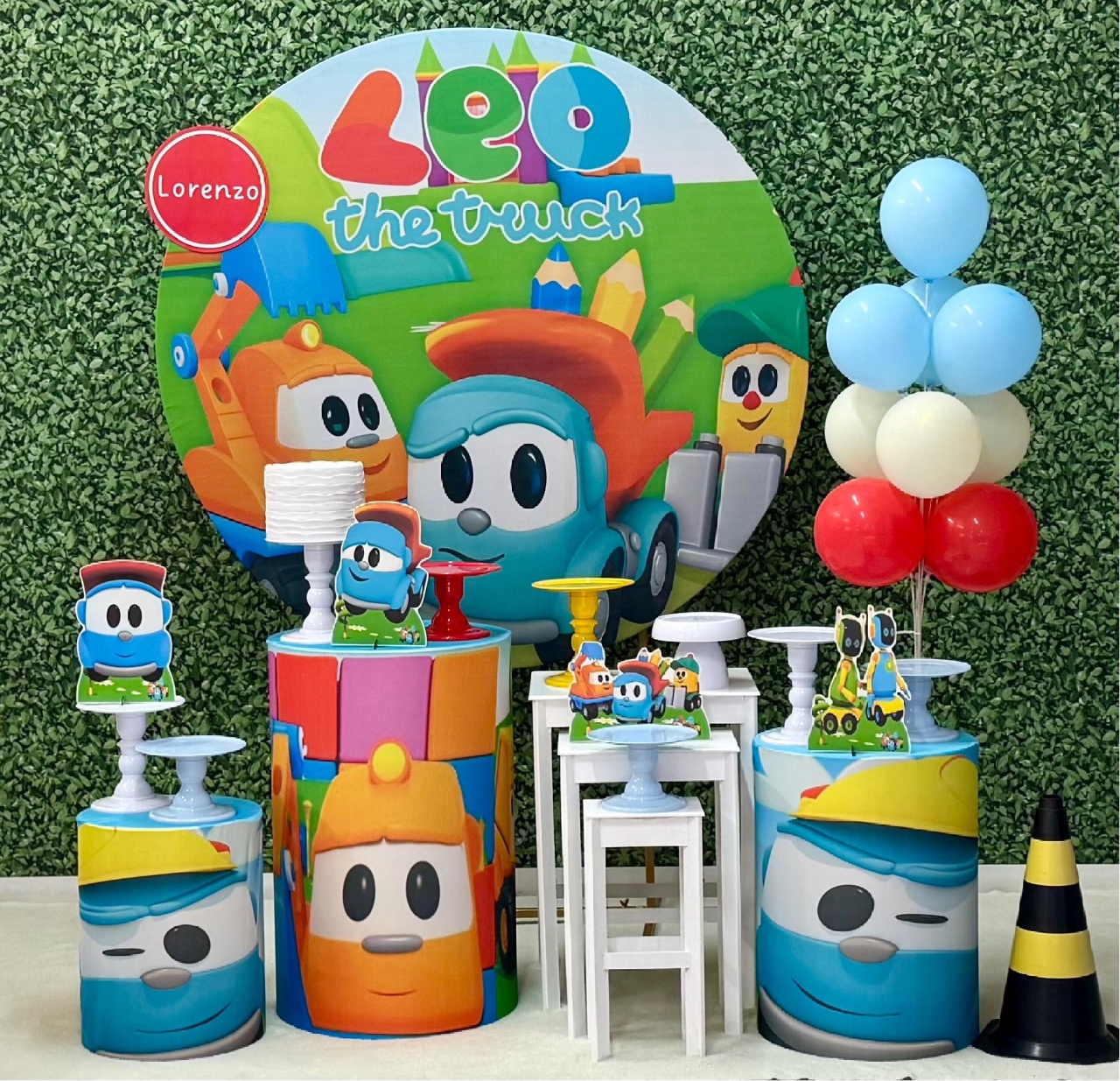 Léo the Truck - Léo O Caminhão  - SofistiqueDecor