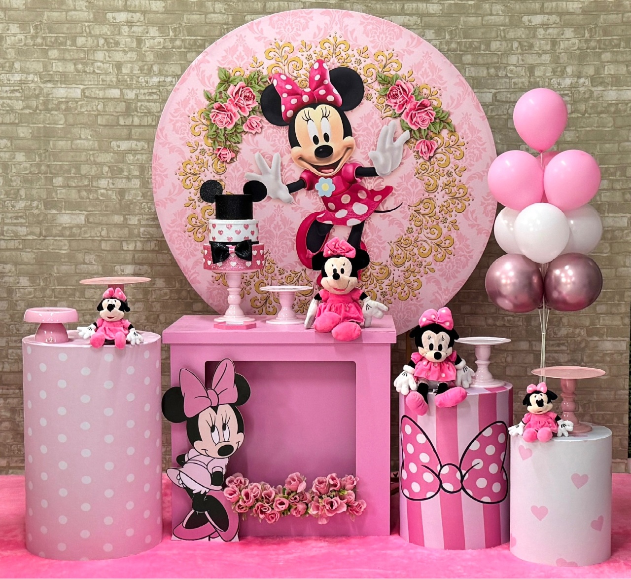Minnie Com Mesa Floreira - SofistiqueDecor