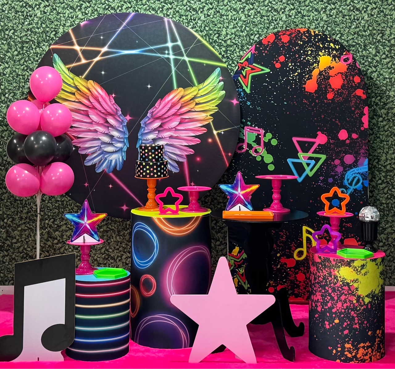 Neon Com Painel Lateral Romano - SofistiqueDecor