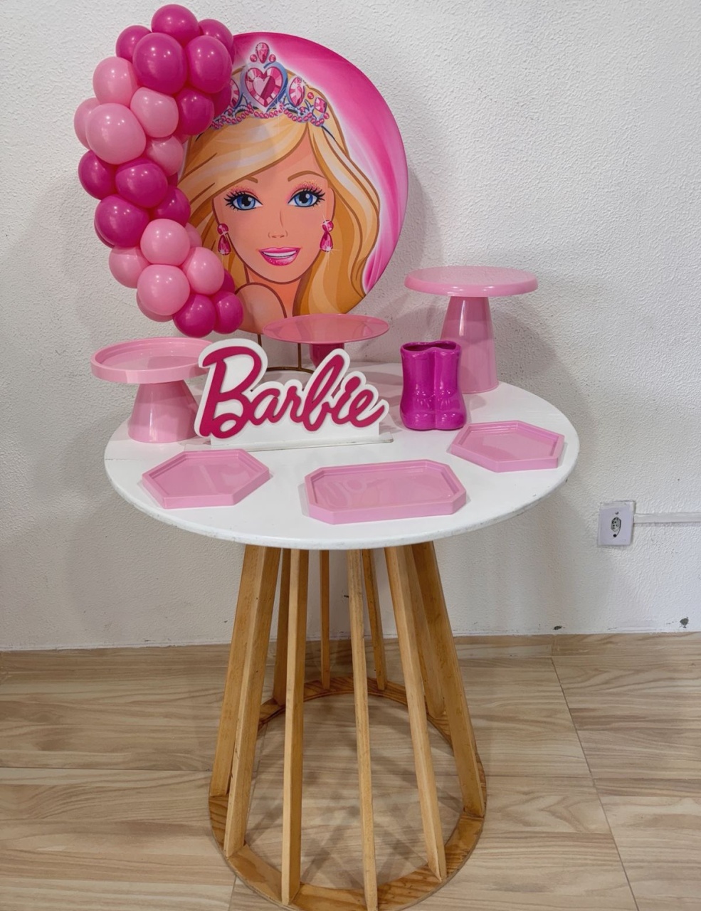 Barbie 1- Mesa Ripada - Brunafestass