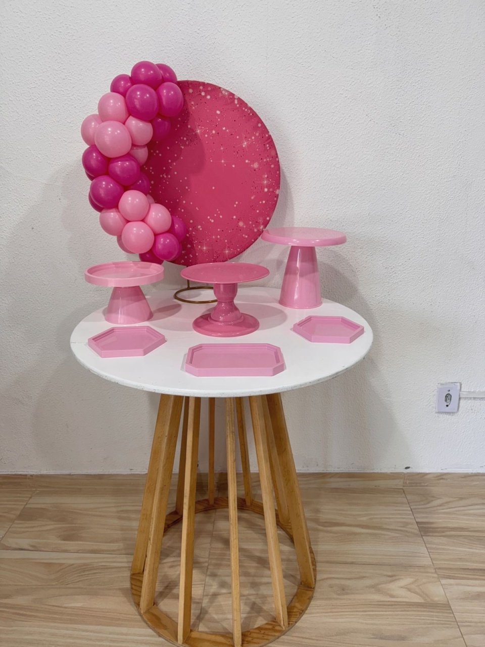 Painel Rosa - Mesa Ripada - Brunafestass
