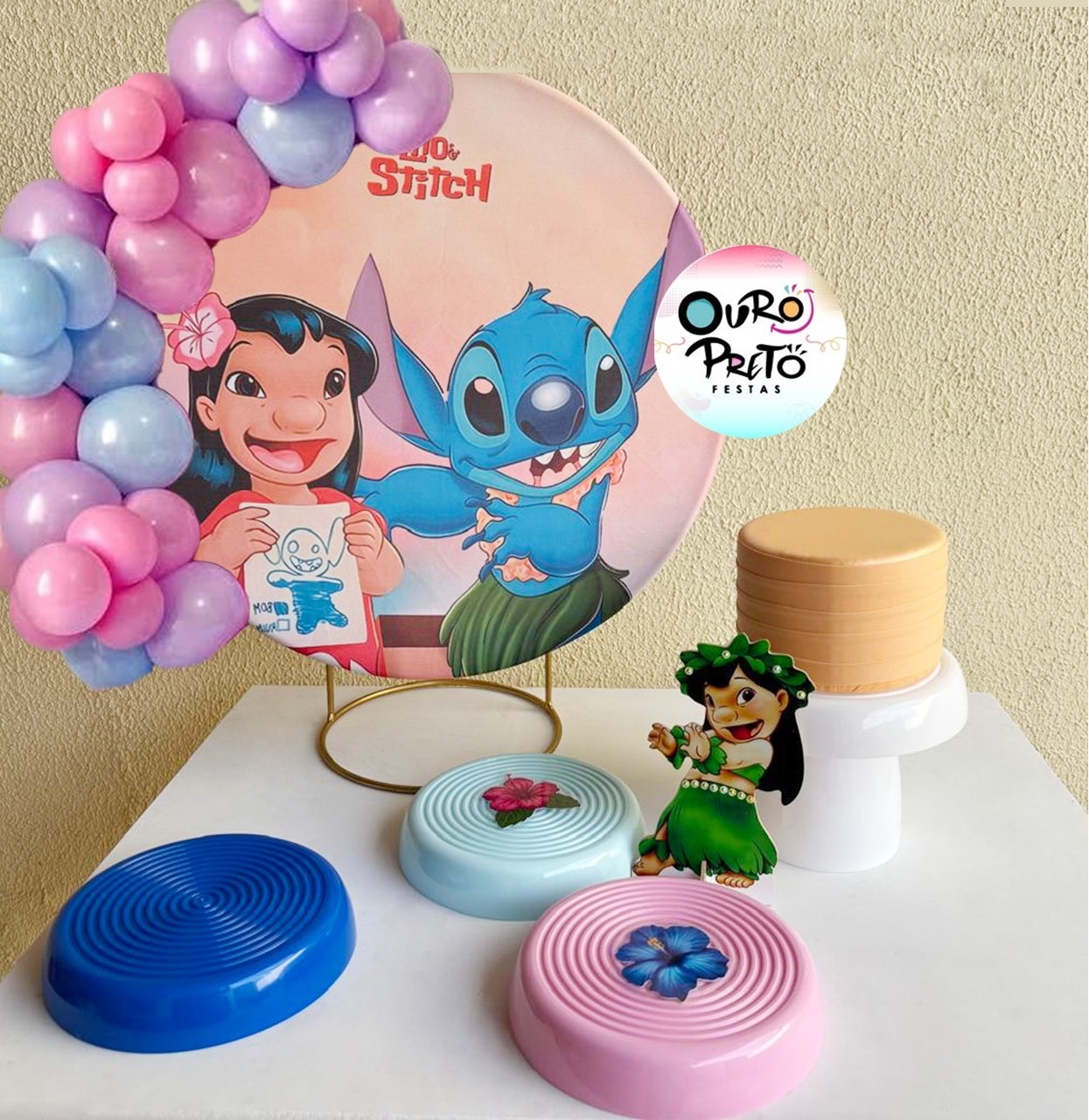 Decoração de Mesa Lilo E Sticht - ouropretofestas