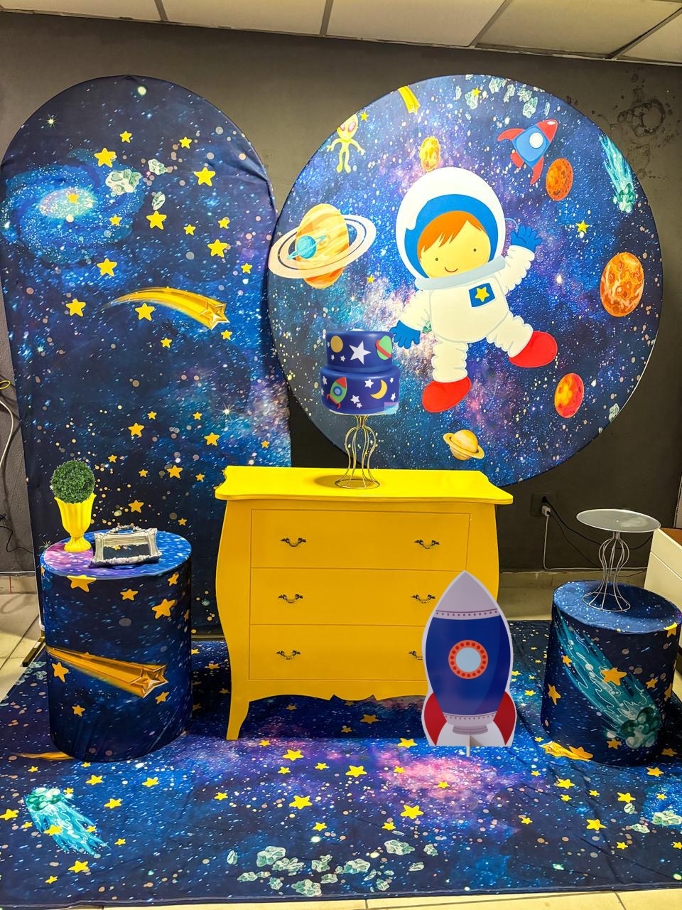 Decoração Astronauta  - Preço Sob Consulta - ouropretofestas