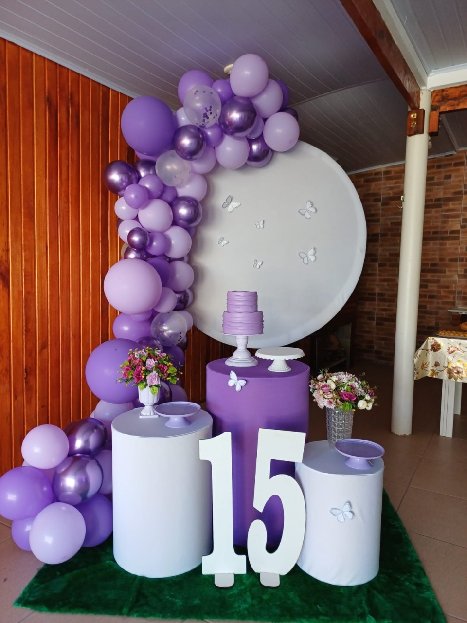 15 Anos Branco Com Lilas - Adoleta Pegue e monte e brinquedos 