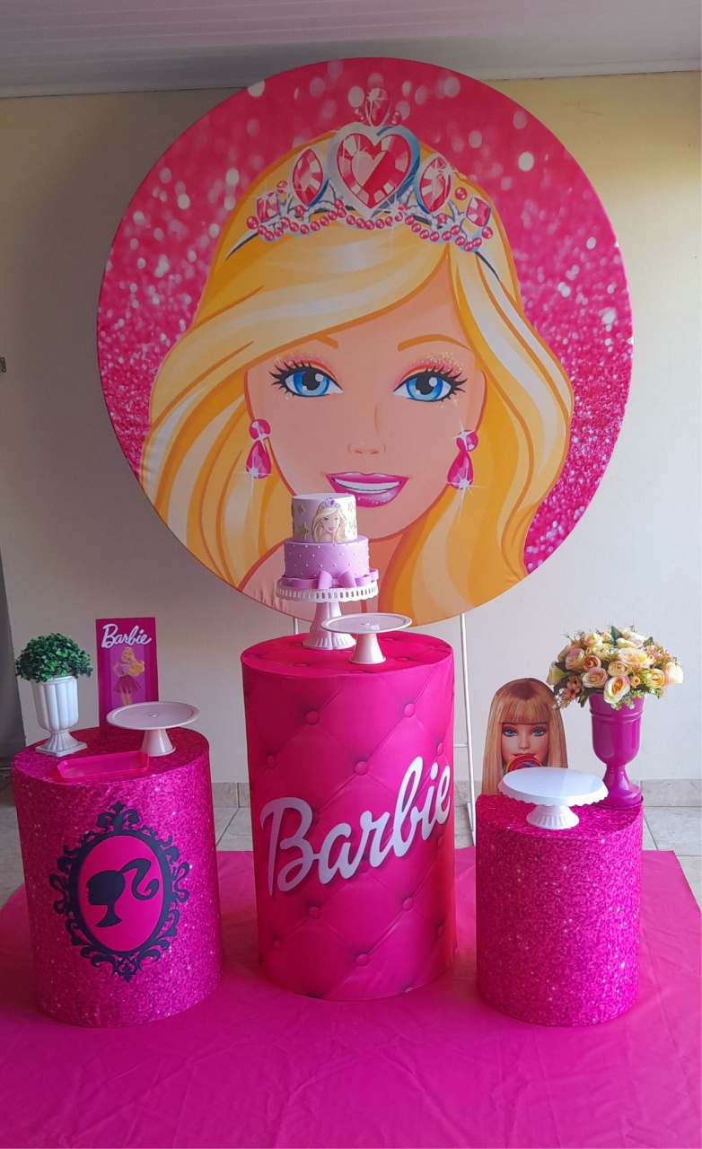 Barbie - Kit Parabéns  - Adoleta Pegue e monte e brinquedos 