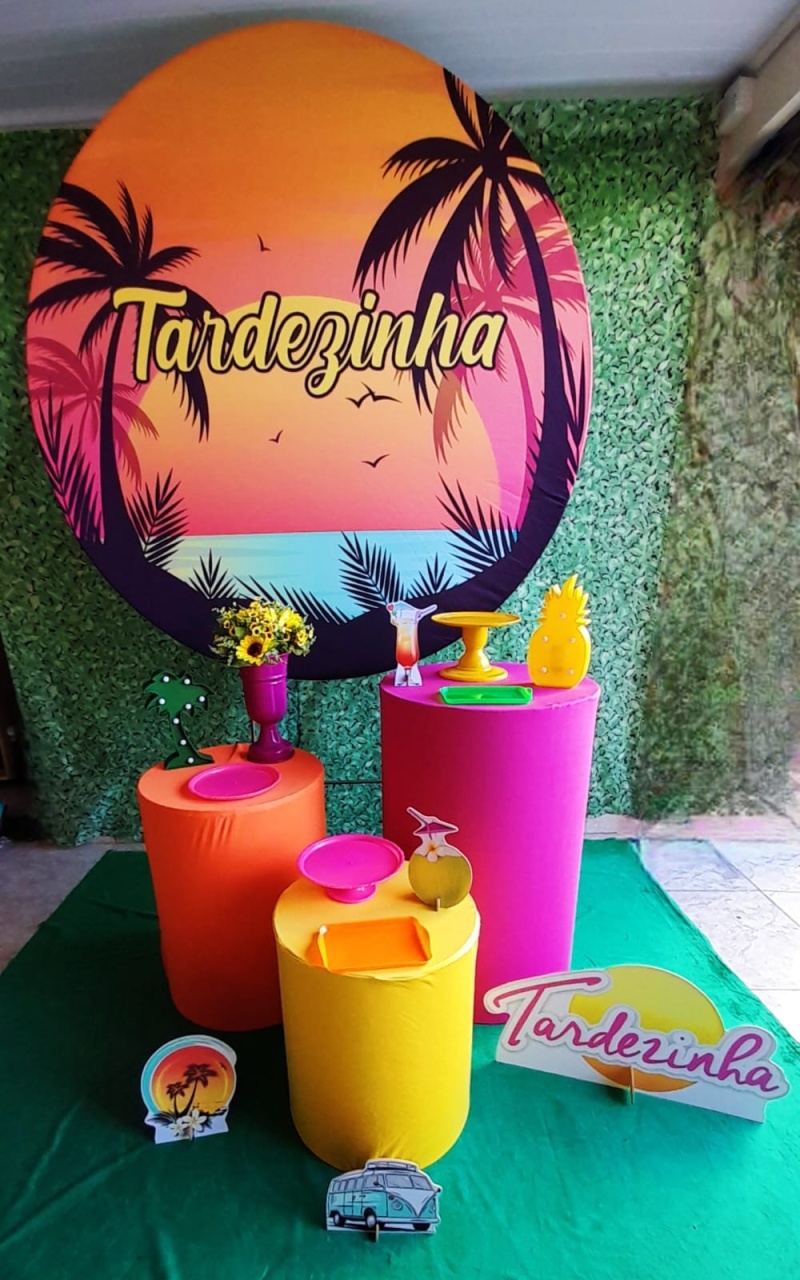 Tardezinha - Kit Parabéns  - Adoleta Pegue e monte e brinquedos 