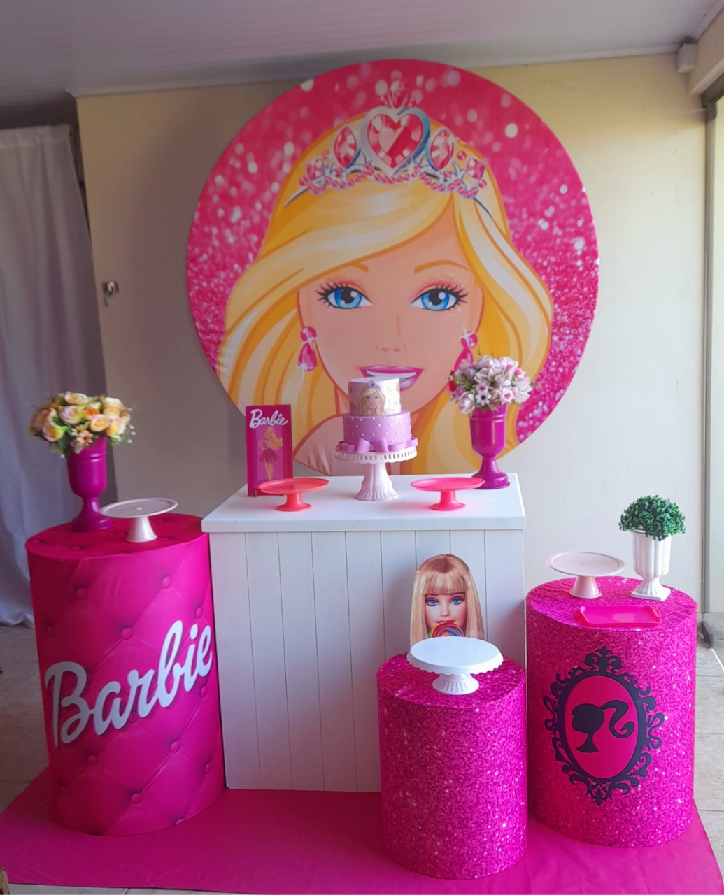 Barbie - Celebre   - Adoleta Pegue e monte e brinquedos 