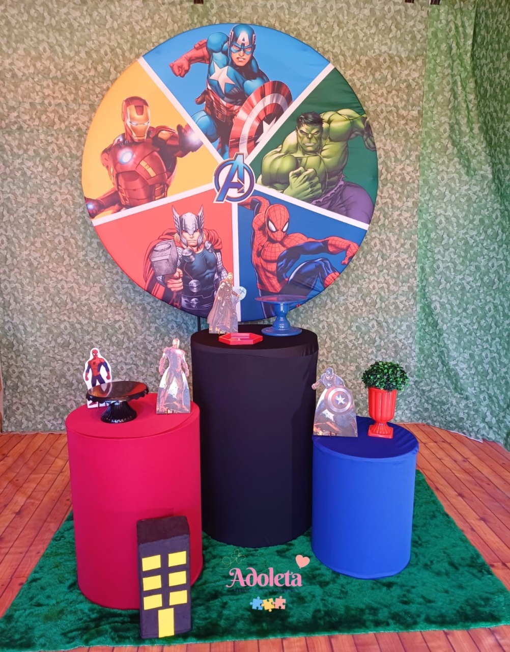 Vingadores - Kit Parabéns   - Adoleta Pegue e monte e brinquedos 