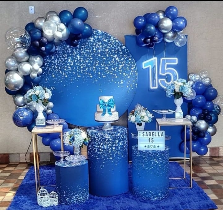 Azul Com Glitter – Decoração Montada - Wit Festa