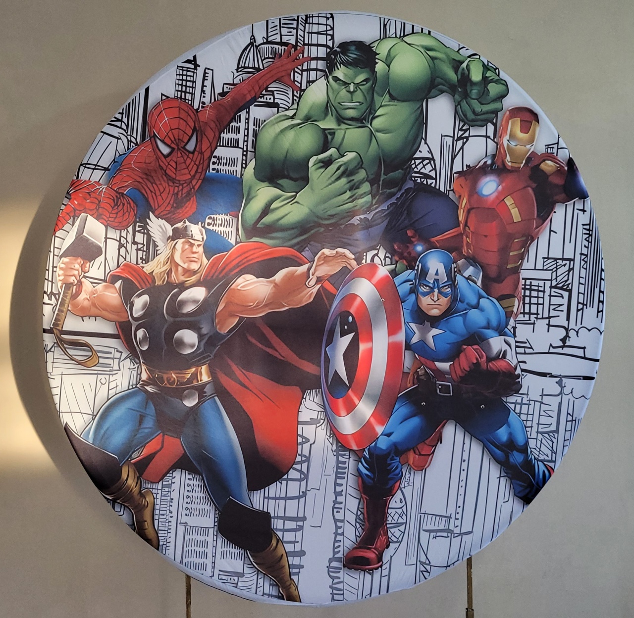 Capa P/ Painel Redondo Do Os Vingadores  - IR Locação 