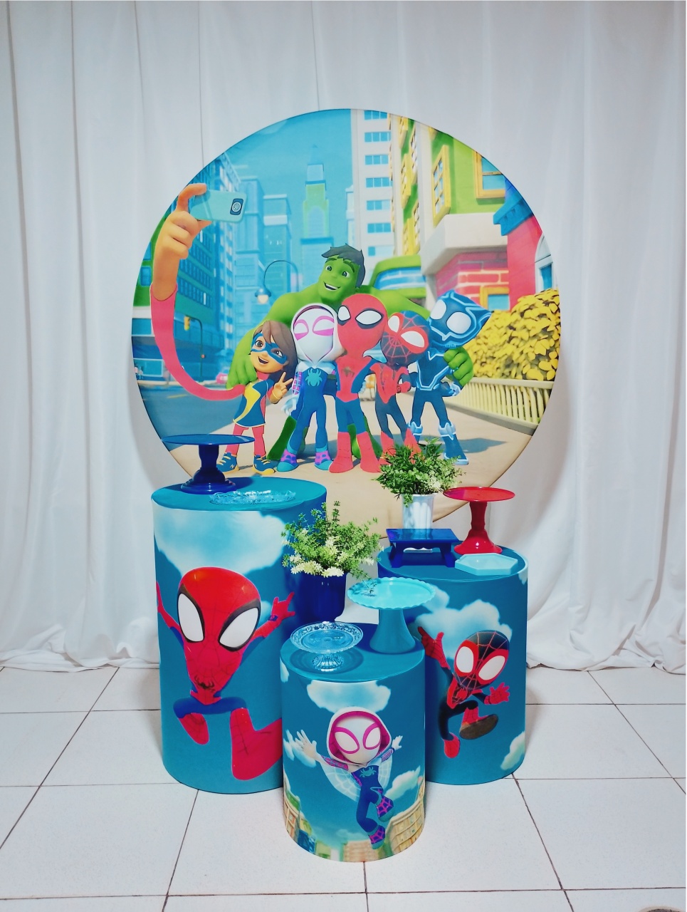 Homem Aranha E Seus Amigos Básico -  Jenaina Decoração e Locação 