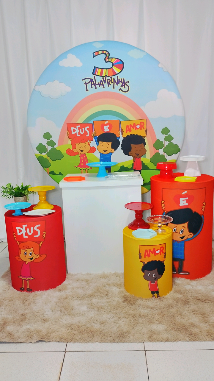 3 Palavrinhas -  Jenaina Decoração e Locação 
