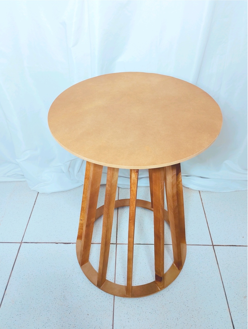 Mesa Ripada Media -  Jenaina Decoração e Locação 