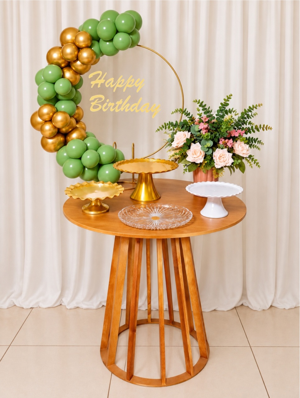 Festa Na Mesa (Verde E Dourado)+Mesa -  Jenaina Decoração e Locação 