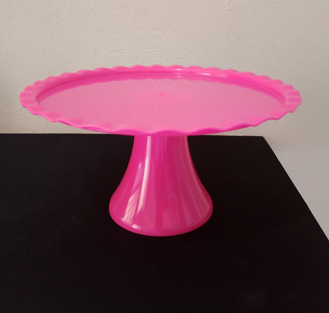 Boleira Pink -  Jenaina Decoração e Locação 