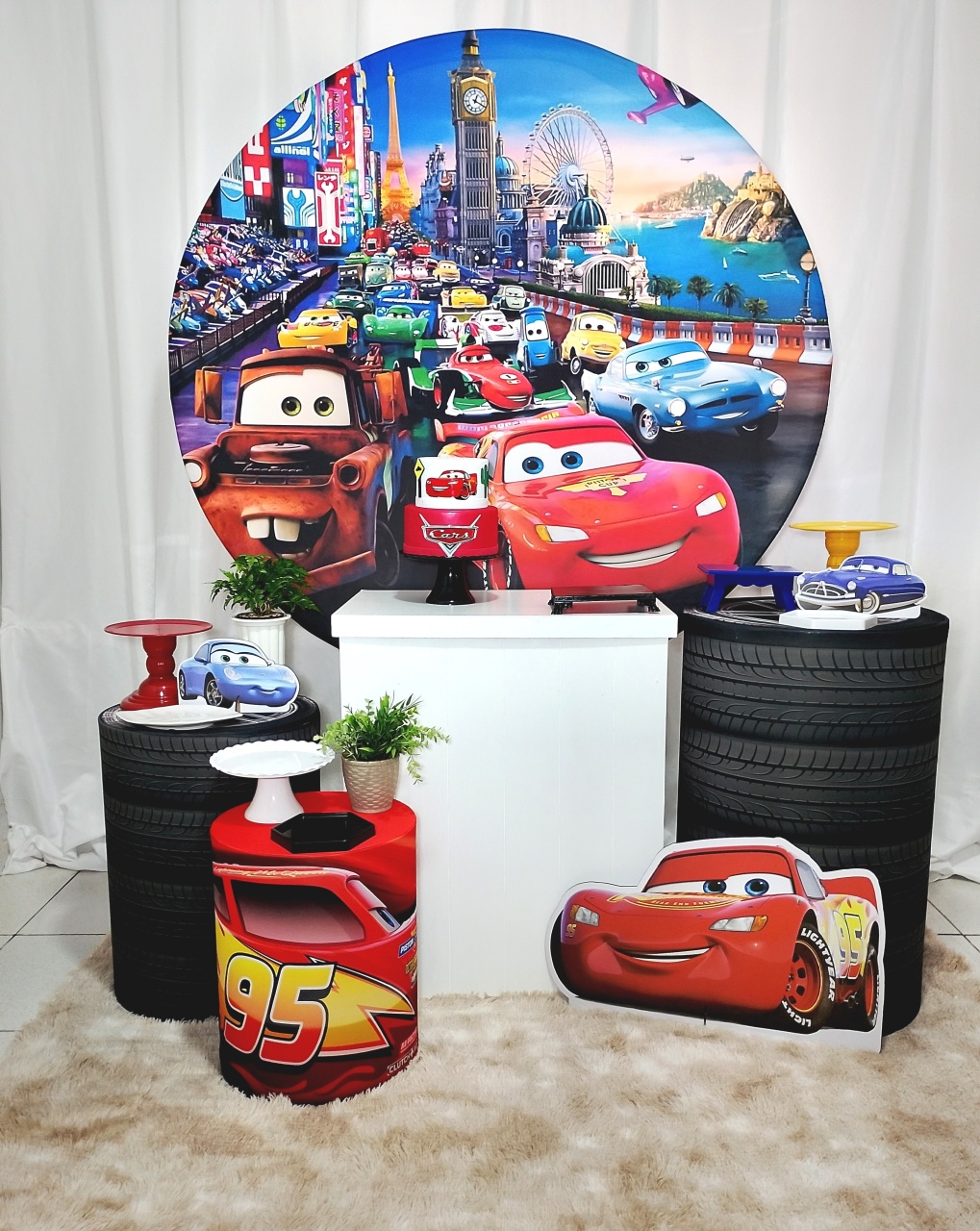 Kit Carros  -  Jenaina Decoração e Locação 