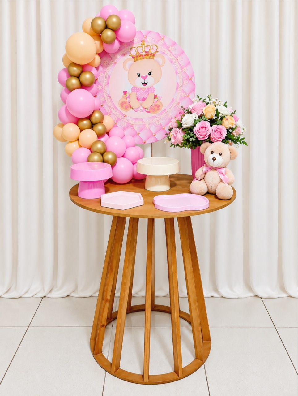 Festa Na Mesa Ursa Realeza+Mesa -  Jenaina Decoração e Locação 