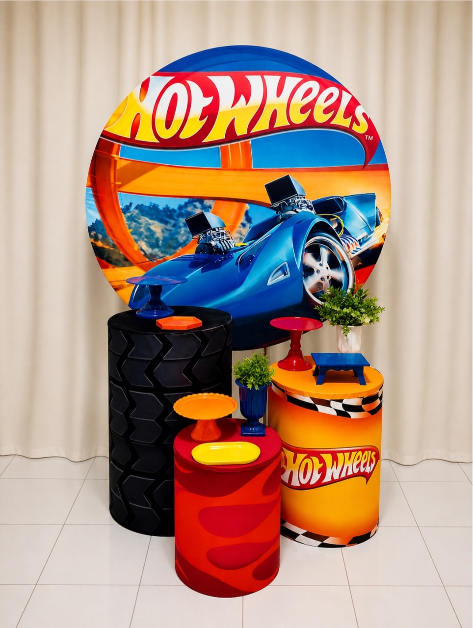 Hotwheels Básico -  Jenaina Decoração e Locação 