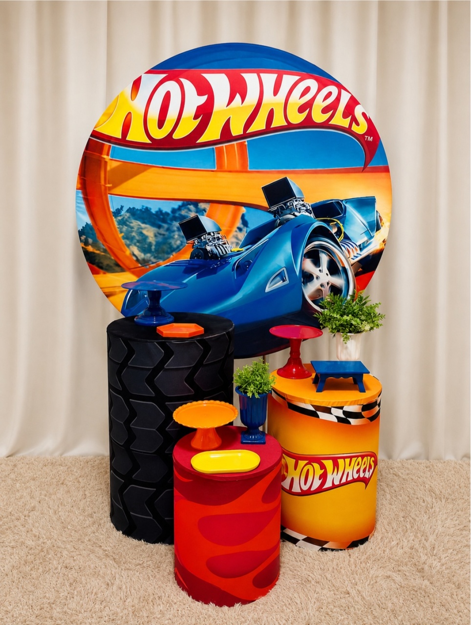 Hotwheels Básico + Tapete -  Jenaina Decoração e Locação 