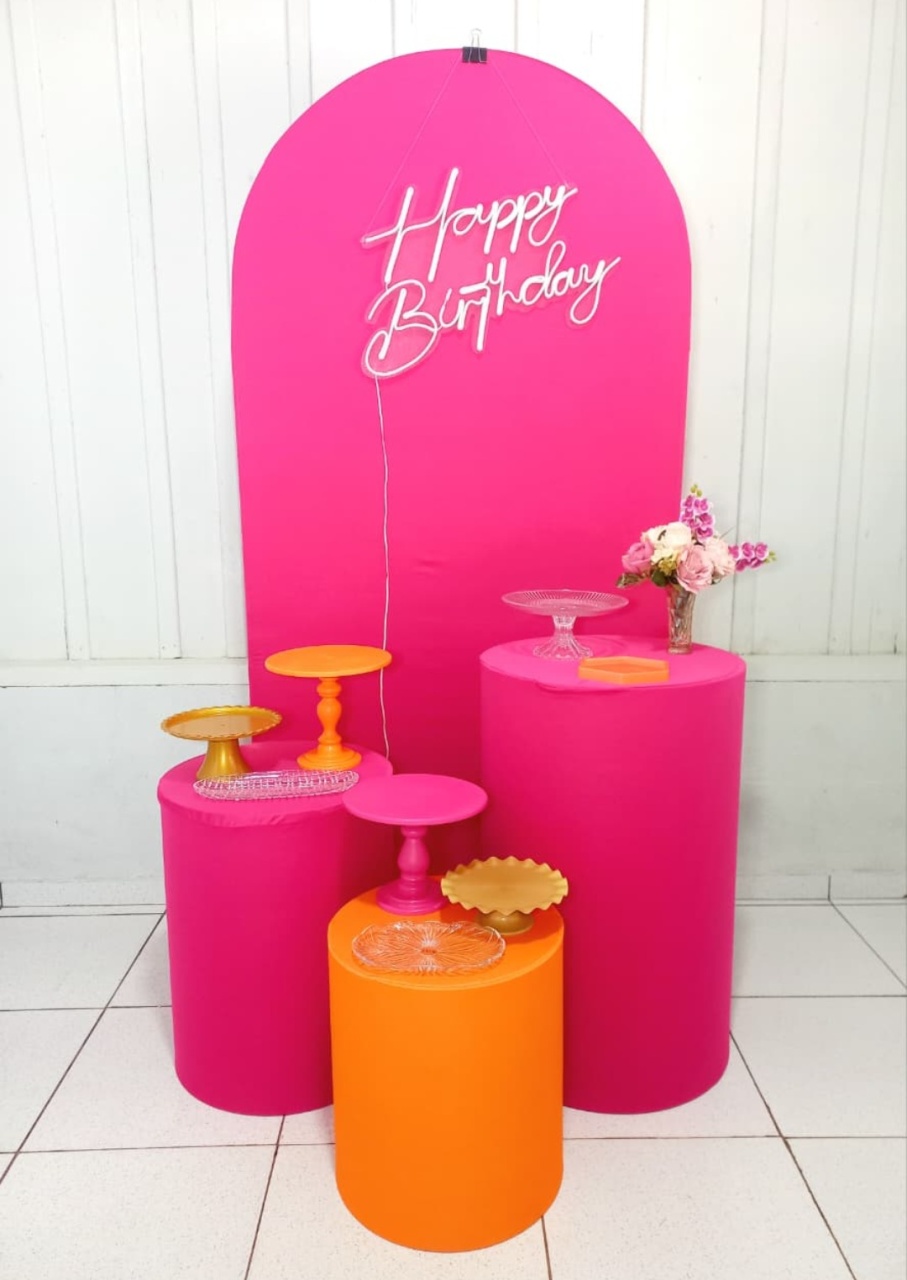 Adulto Mulher Pink -  Jenaina Decoração e Locação 
