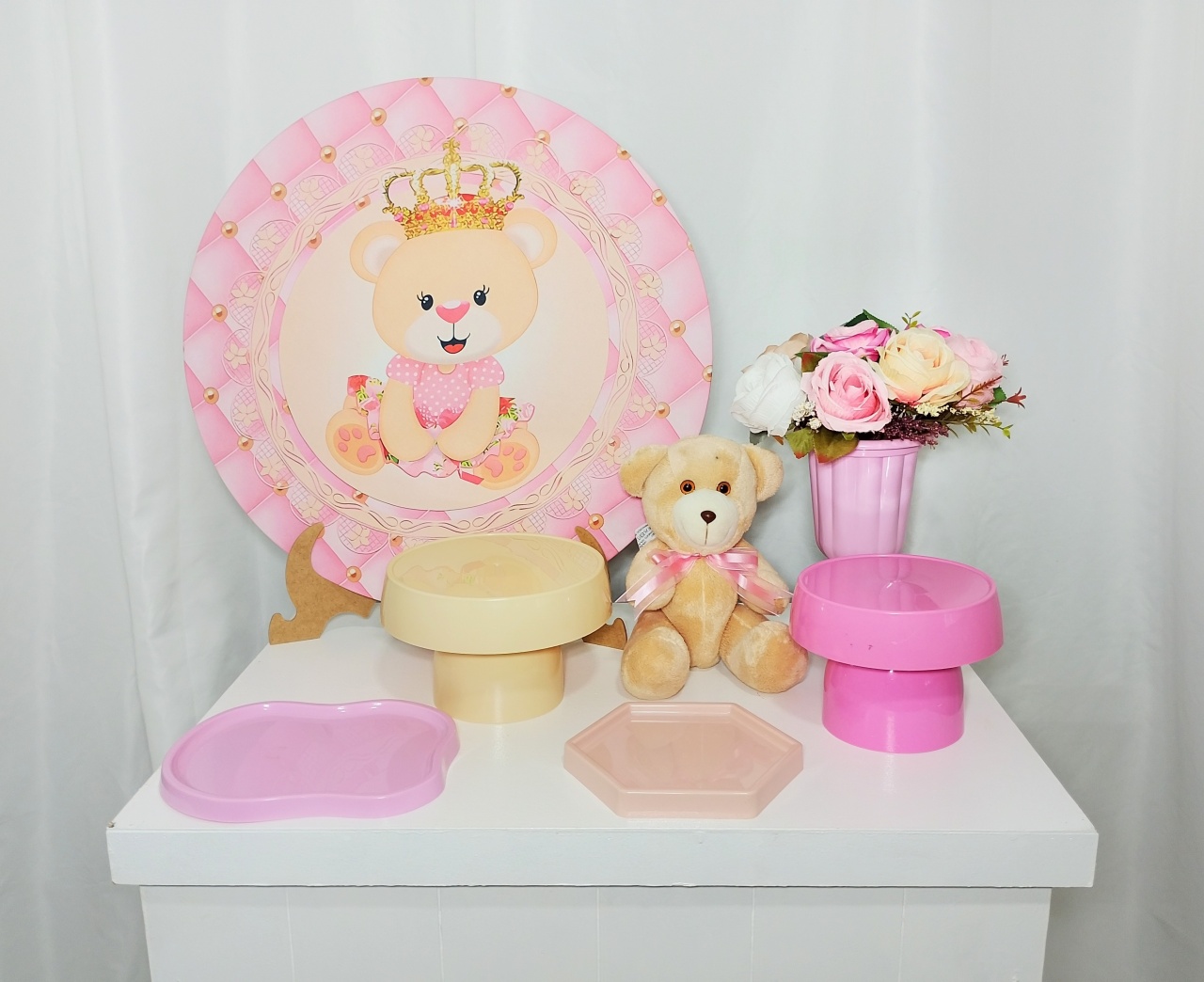 Festa Na Mesa Ursa Realeza -  Jenaina Decoração e Locação 