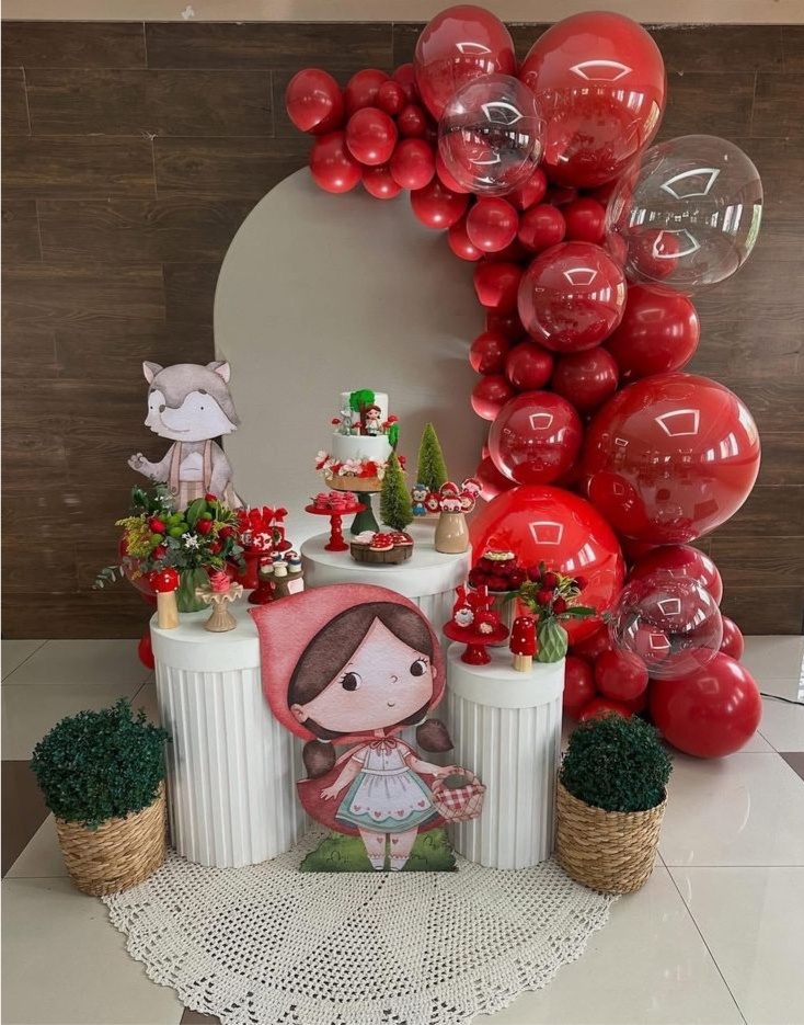 Chapeuzinho Vermelho  -  Jenaina Decoração e Locação 