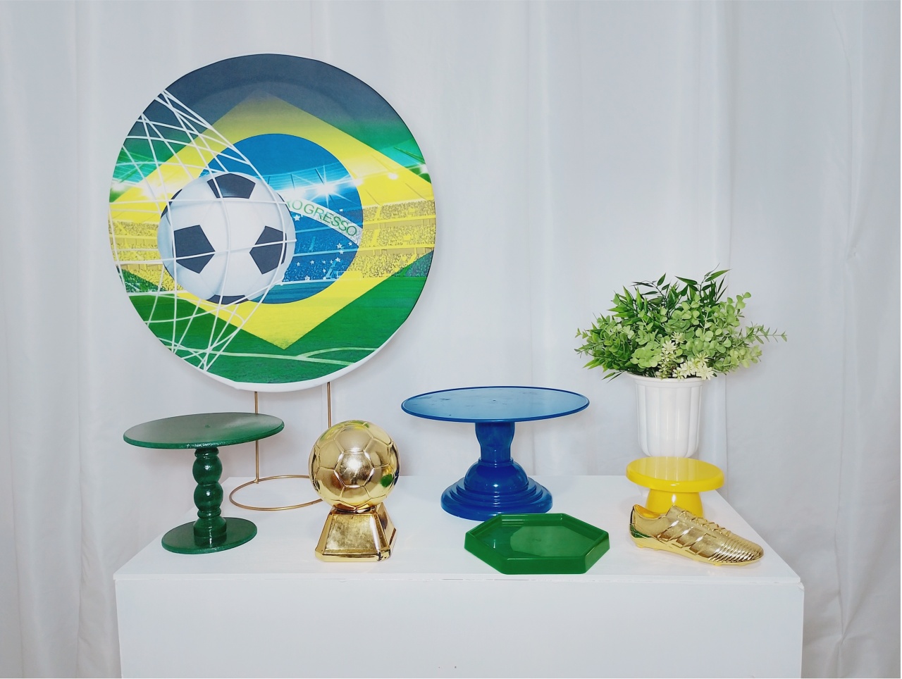 Festa Na Mesa Brasil -  Jenaina Decoração e Locação 
