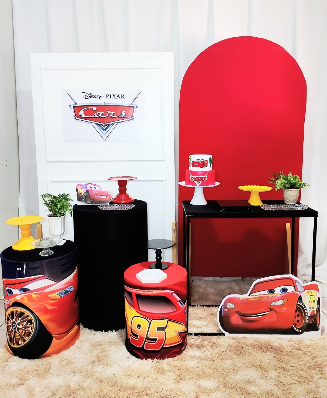Kit Carros   -  Jenaina Decoração e Locação 