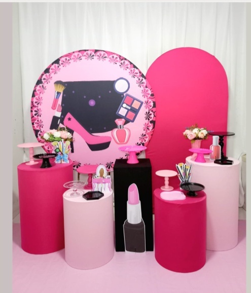 Maquiagem 💄 -  Jenaina Decoração e Locação 