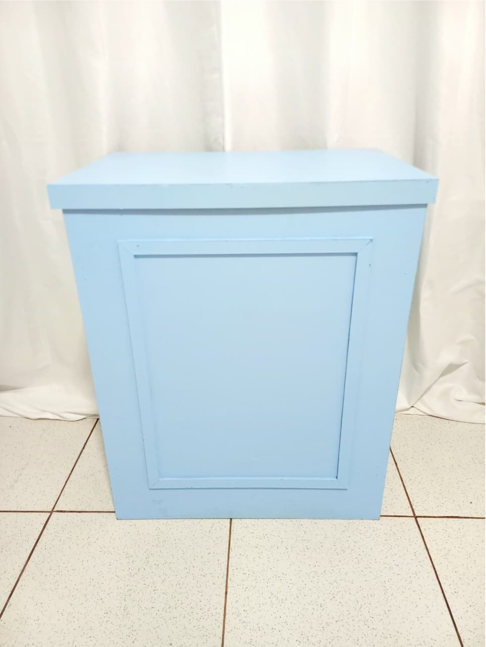Mesa Cômoda Azul Claro -  Jenaina Decoração e Locação 