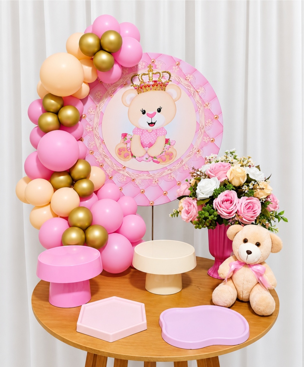 Festa Na Mesa Ursa Realeza -  Jenaina Decoração e Locação 