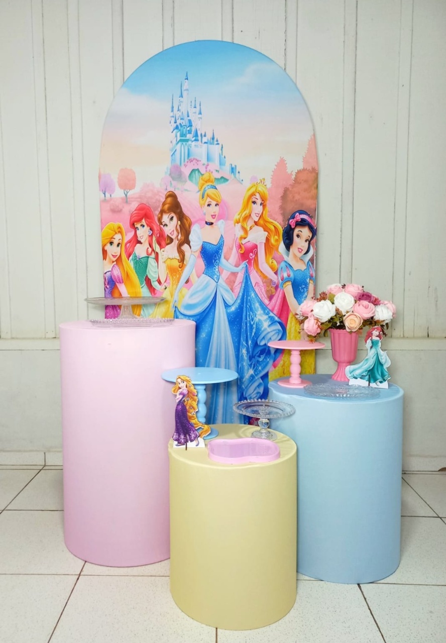 Princesas Básico  -  Jenaina Decoração e Locação 