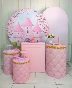 Castelo  -  Jenaina Decoração e Locação 