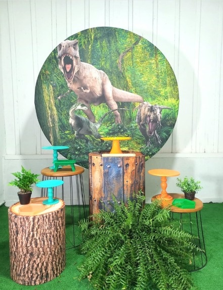 Dinossauro  -  Jenaina Decoração e Locação 