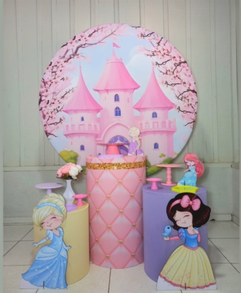 Princesas -  Jenaina Decoração e Locação 