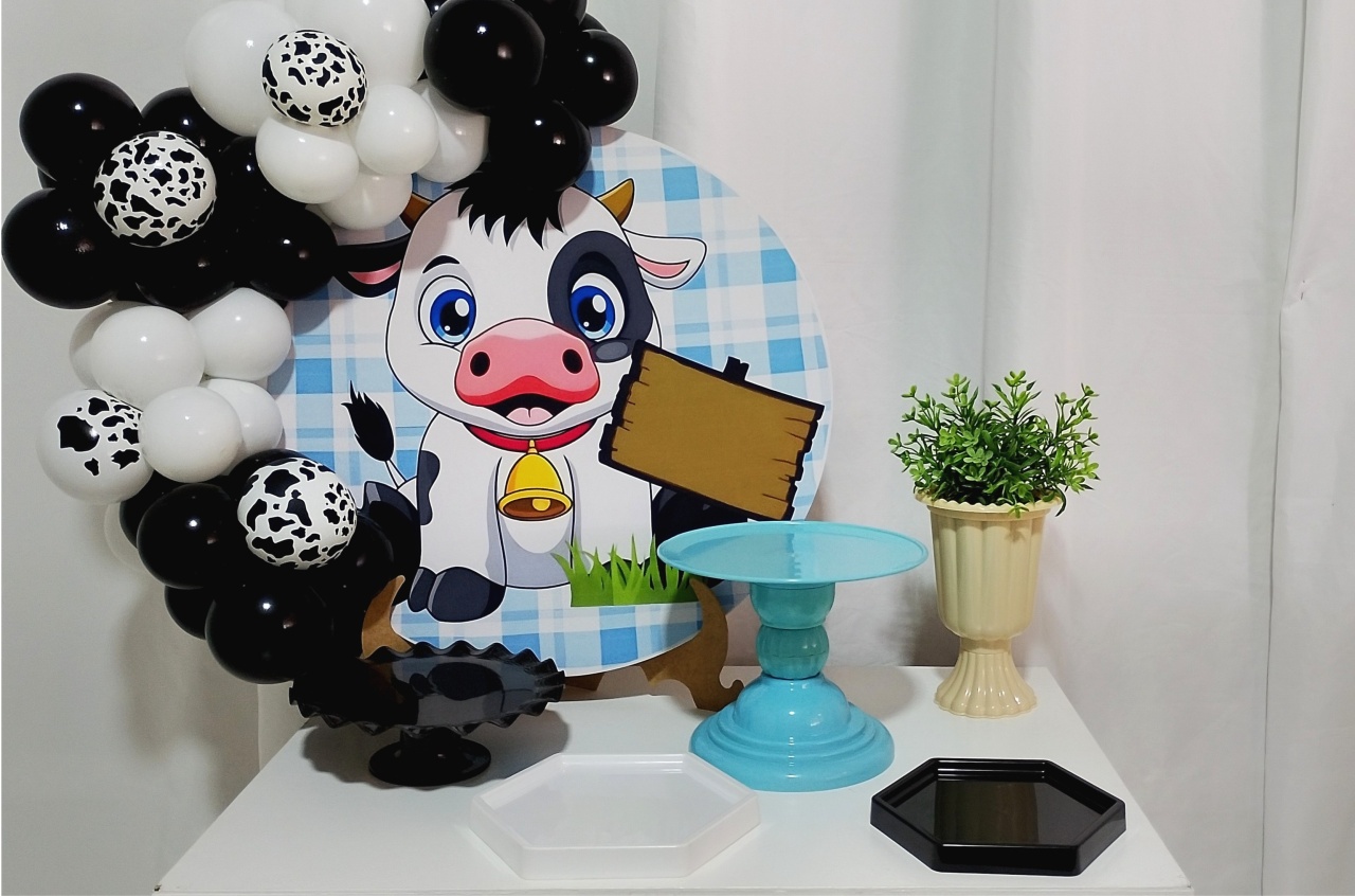 Mini Festa Na Mesa Vaquinha  -  Jenaina Decoração e Locação 