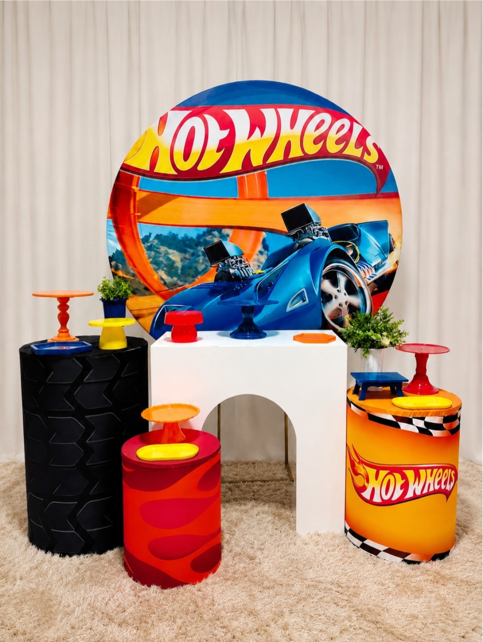 Hotwheels Intermediário -  Jenaina Decoração e Locação 