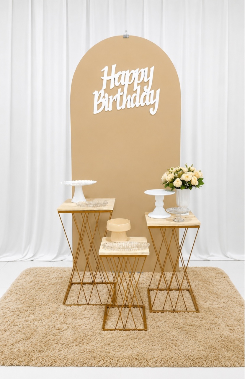 Adulto Mulher Bege -  Jenaina Decoração e Locação 