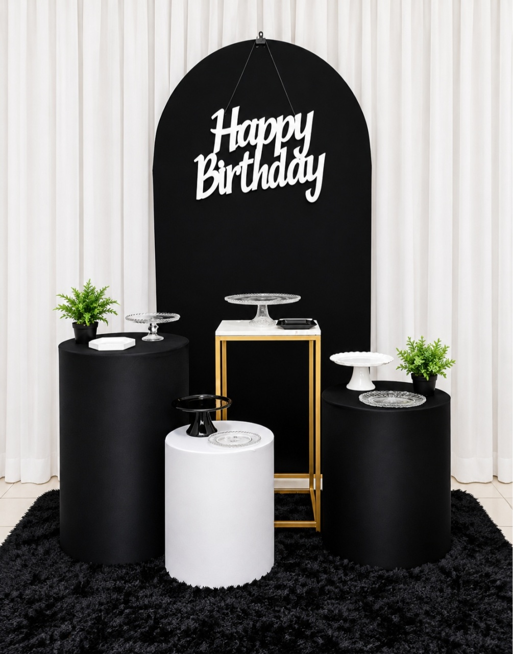 Adulto Preto -  Jenaina Decoração e Locação 