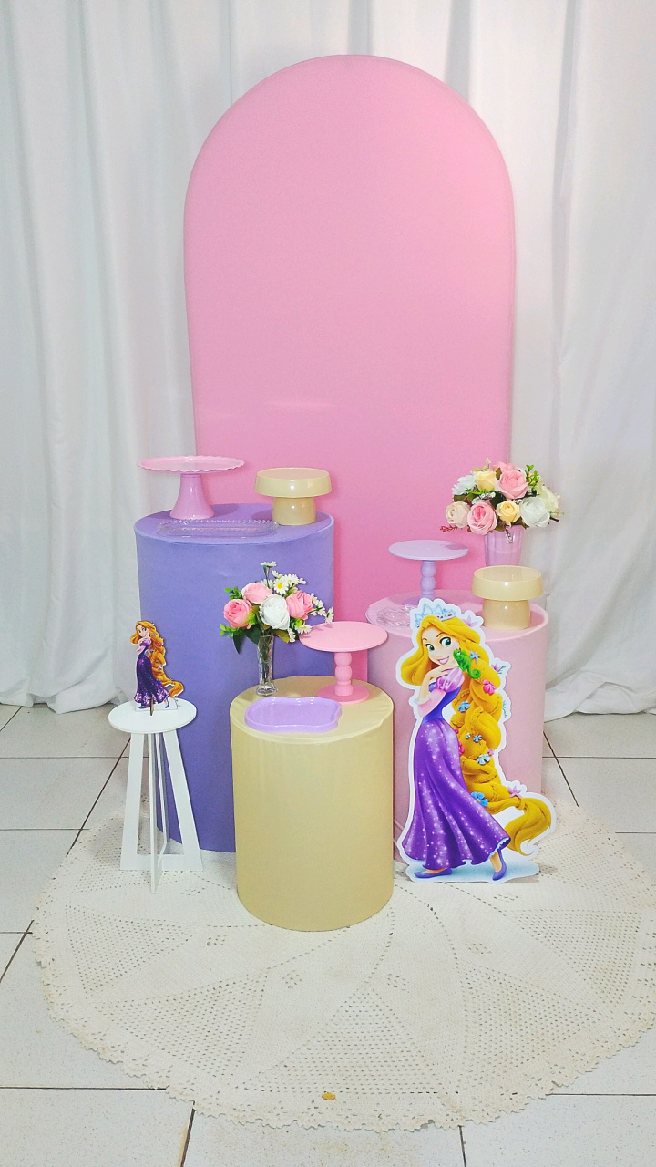 Rapunzel -  Jenaina Decoração e Locação 