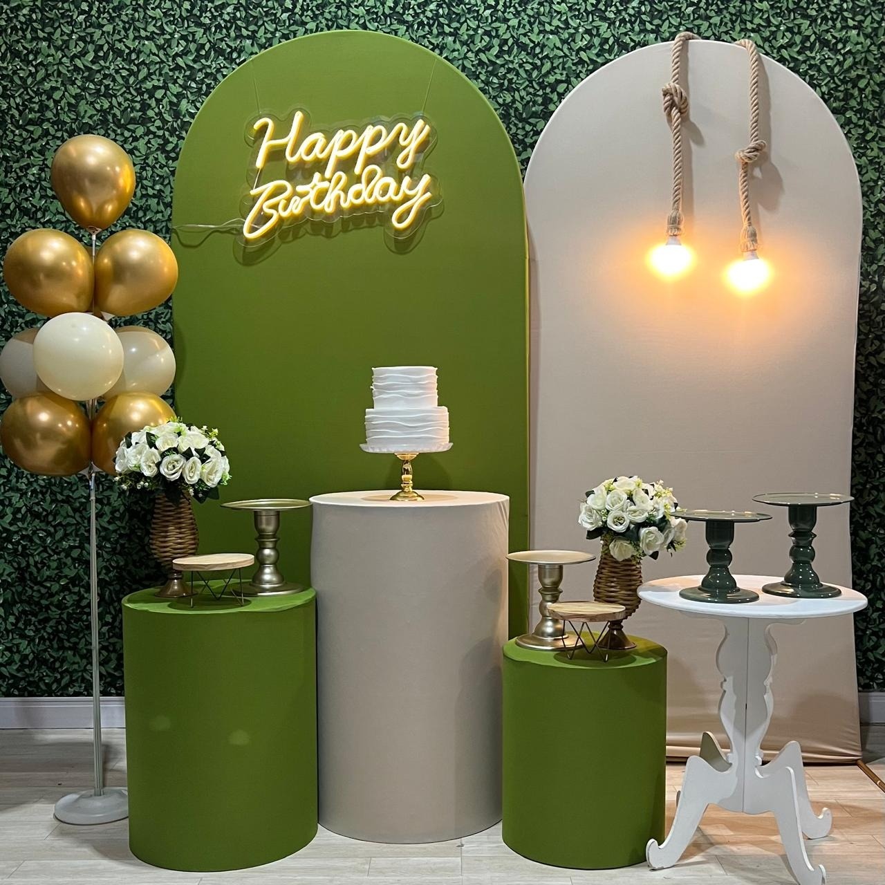 Happy Birthaday Verde E Bege   - Léo Borges 