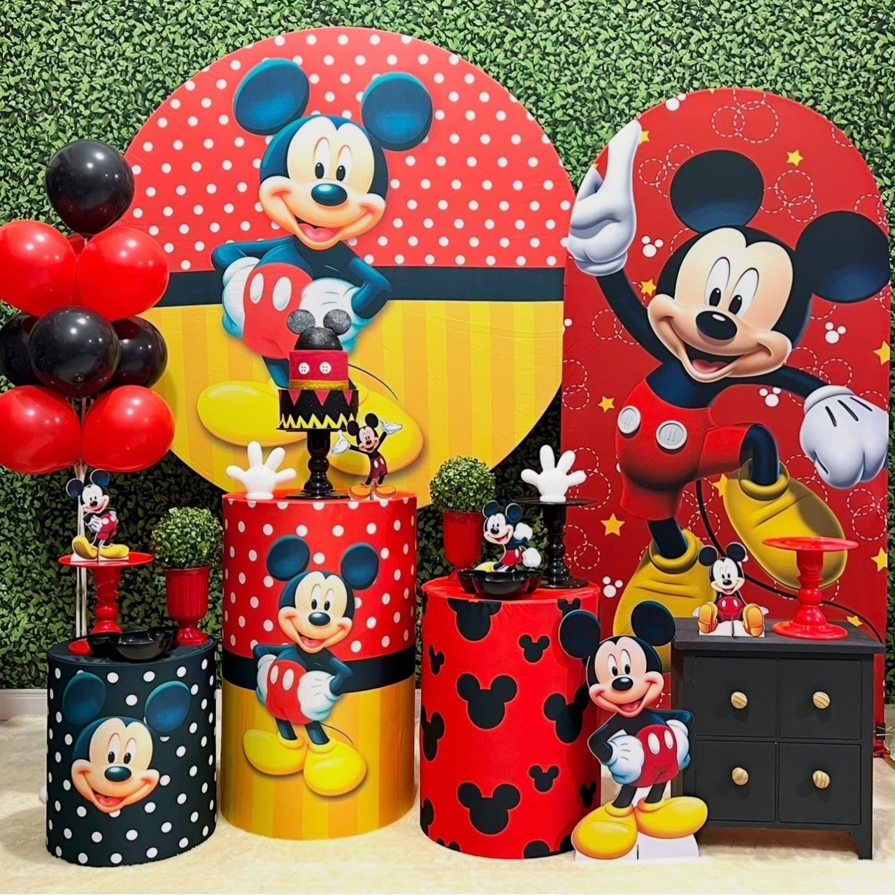 Mickey Ii Com Romano - Léo Borges 
