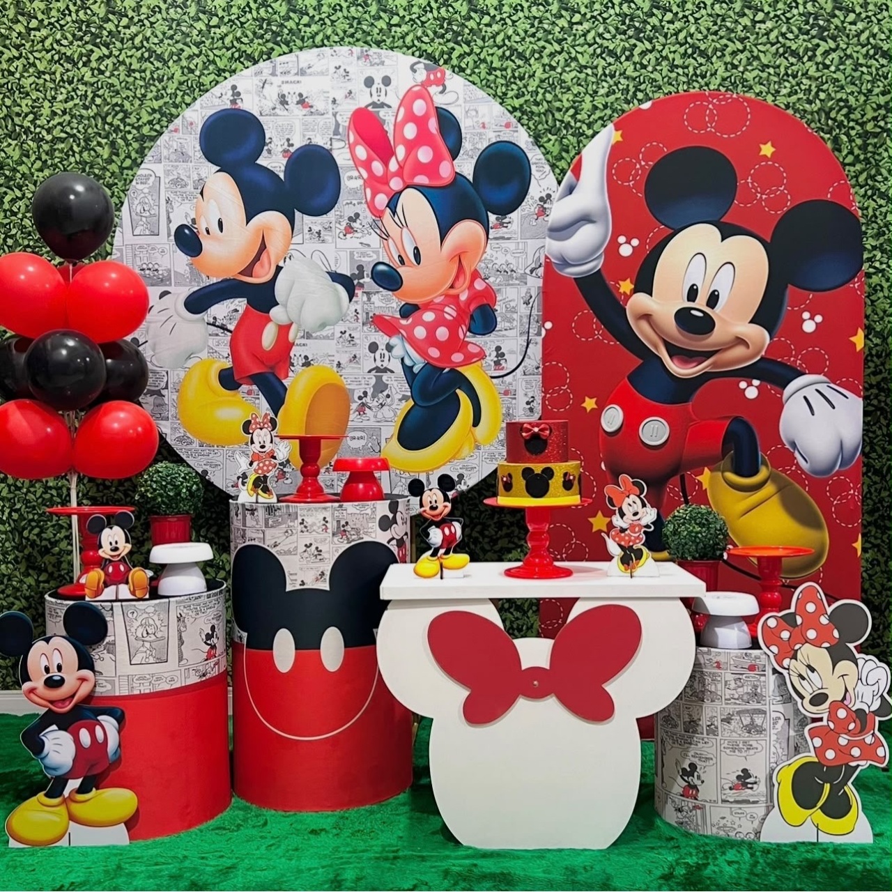 Mickey E Minnie Com Romano - Léo Borges 
