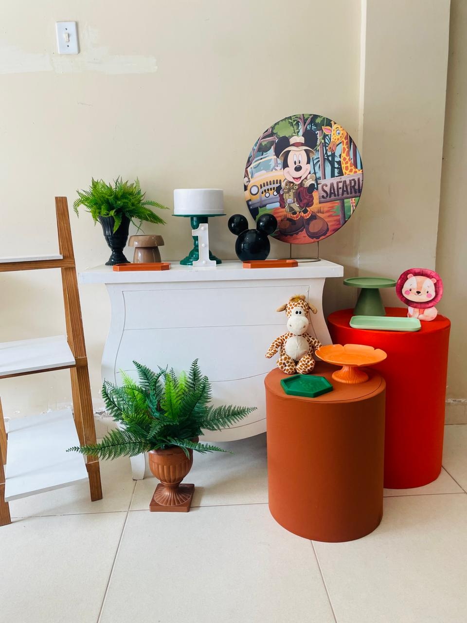 Mickey Safari Kit - Gê Locação 